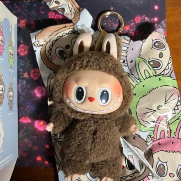 ラブブ　POP MART Exciting Macaron シークレットココア 正規品 ラブブマカロン シークレット labubu chestnut cocoa ラブブ